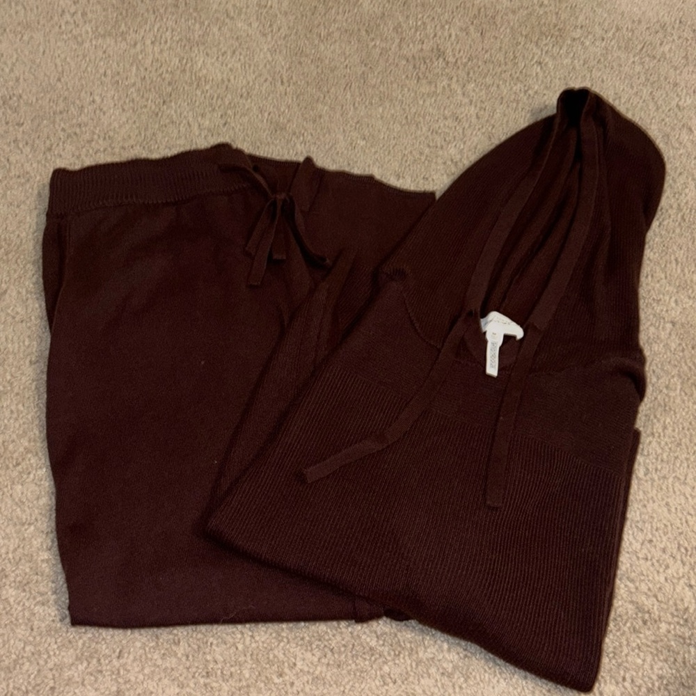 GUC Medium sweat suit